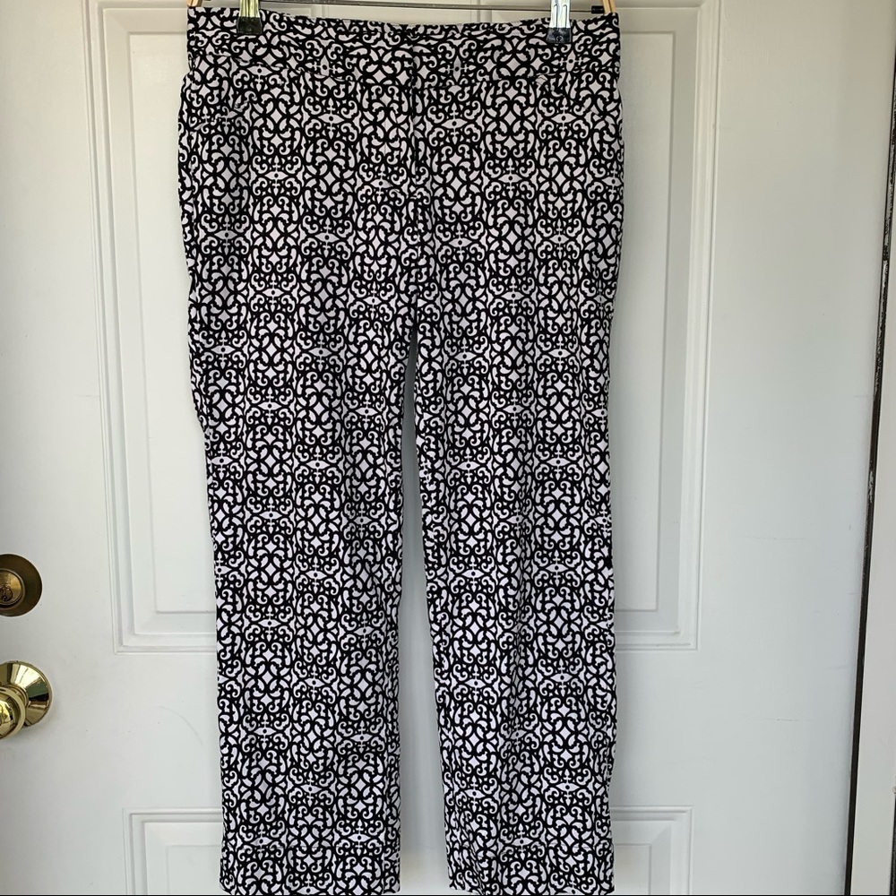 •Laundry by Shelli Segal• Patterned Crop Pants - 0